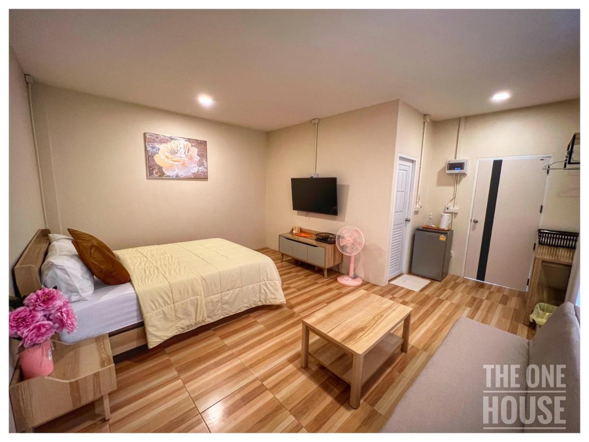 招待所 The One House 2*